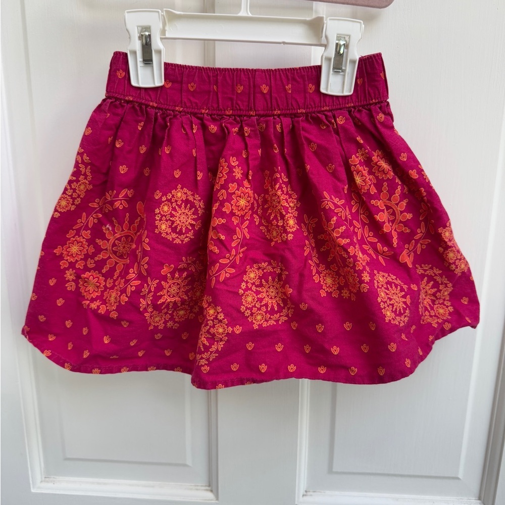 ⭐️⭐️5/$15. Girls' Pink Floral Print Skirt